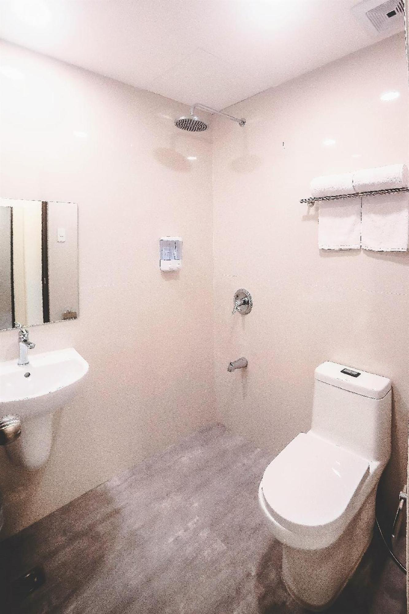 Trip Inn Near Airport Or City Center Legazpi Eksteriør bilde